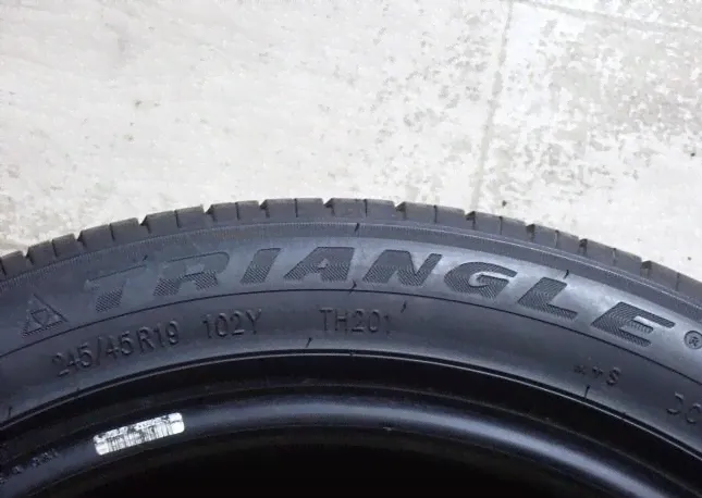 Triangle Sportex TSH11 245/45 R19 102Y-3